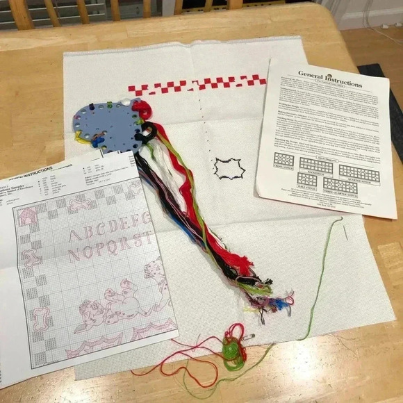 101 Dalmatians Counted Cross Stitch #31010 from 1997 - Picture 6 of 8